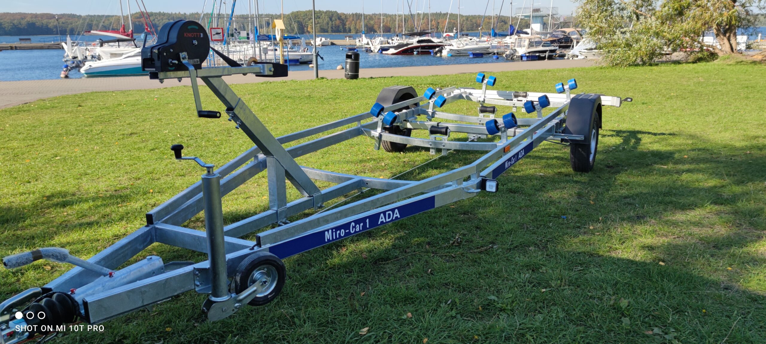 MCar ADA 1300 kg mit Seitenrollen