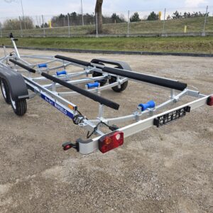 Marcello, 2400 kg, Bootsanhänger, Doppelachser, 2000 kg, Langträger, Rollen, Kiellrollen, gebremst, stoßdämpfer