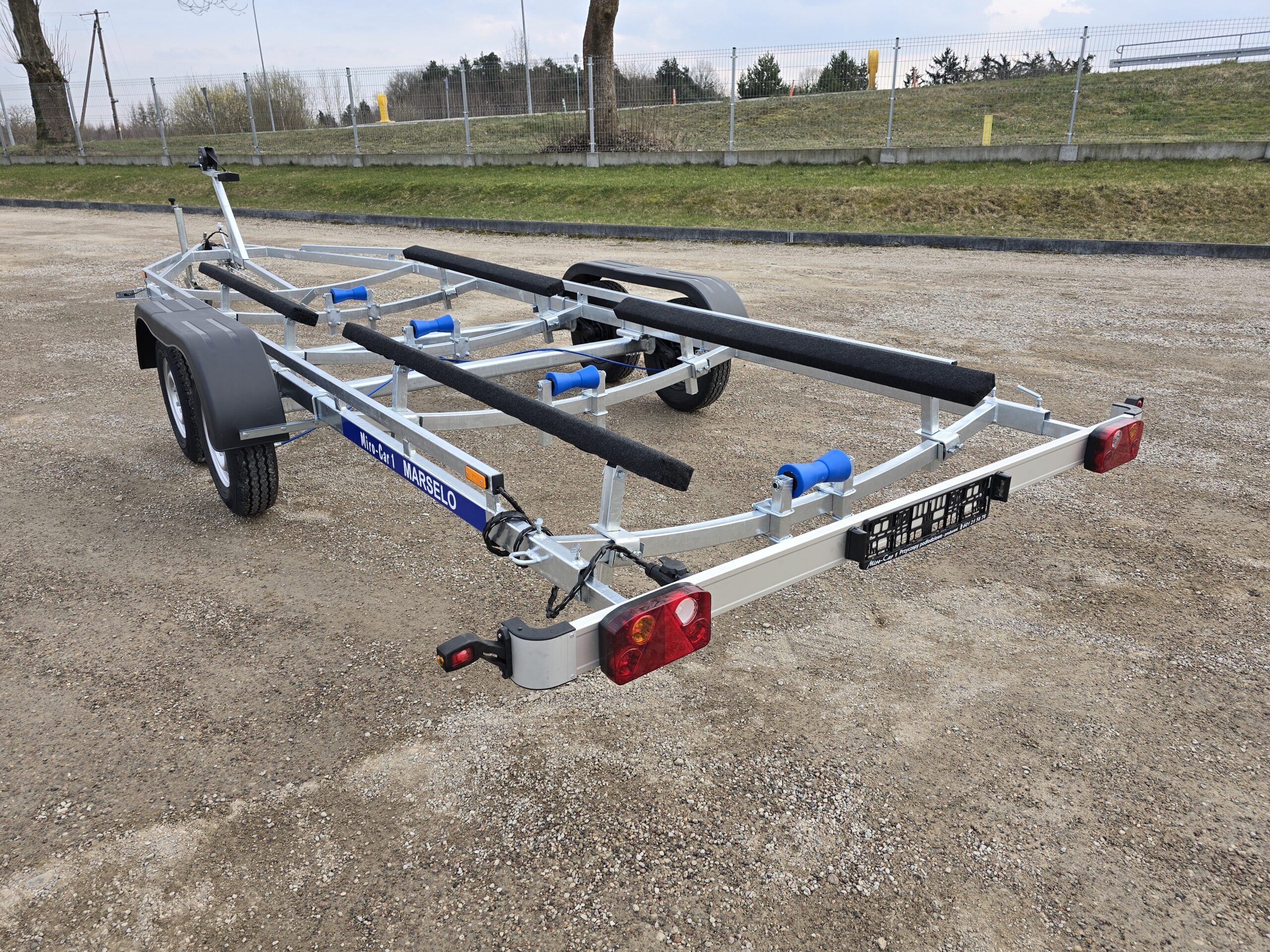 MCar MARCELLO 2400 kg mit Längsträger