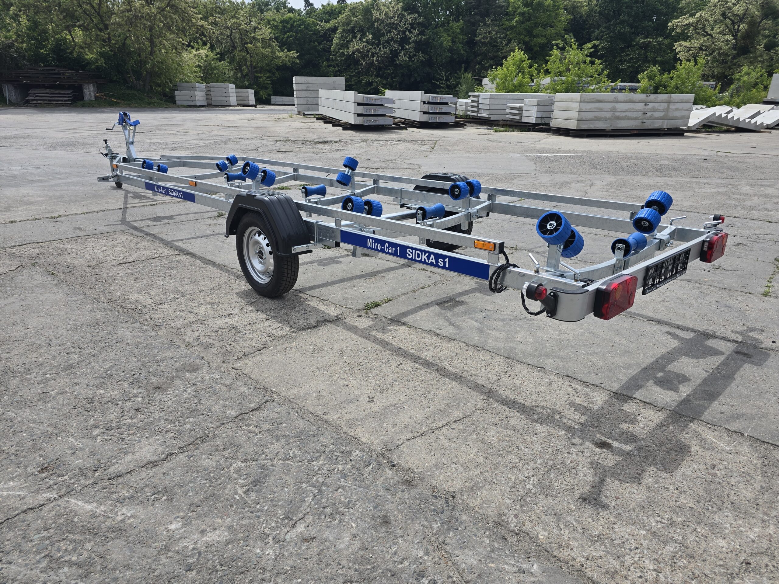 MCar 750 kg XL mit Seitenrollen