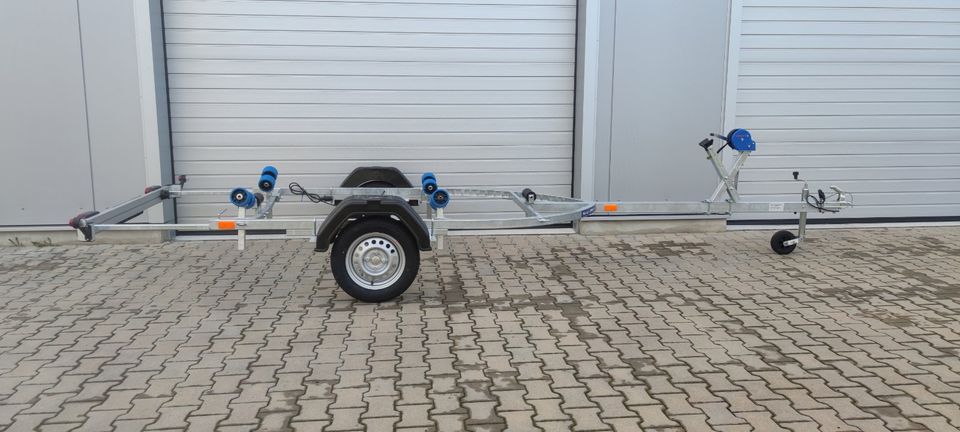 MCar 750 kg mit Seitenrollen