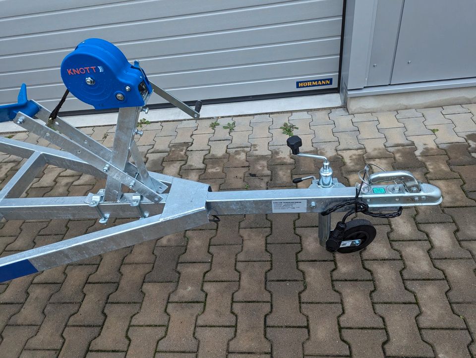 MCar 750 kg LANG mit Seitenrollen / integrierte LED Beleuchtung – Bild 4